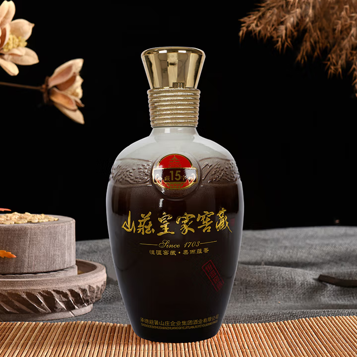 Villa Royal Cellar Villa Royal Cellar 15 38% Luzhou-flavor pure grain Chengde specialty gift liquor new and old packaging random 38% 450mL 4 bottles
